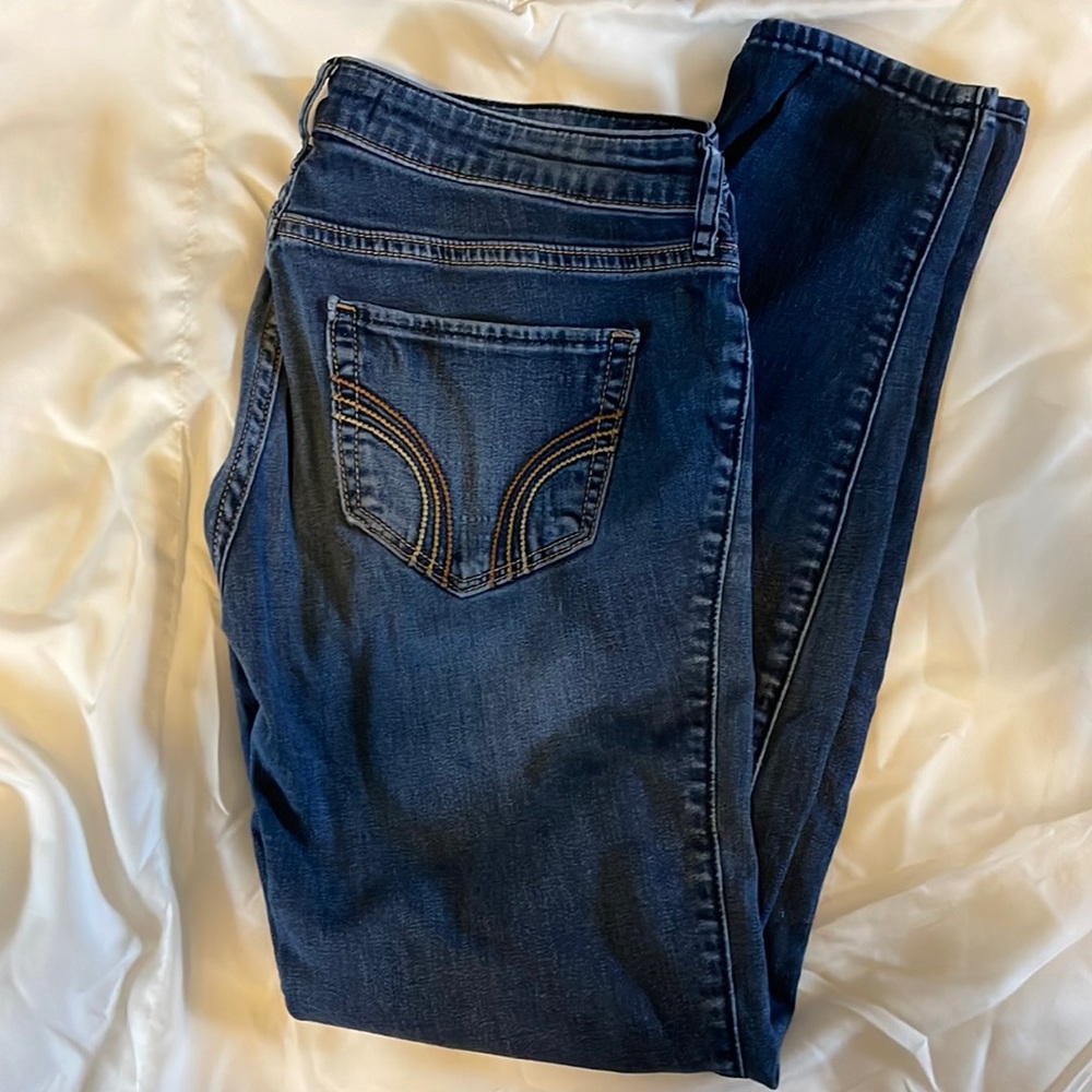 Size 7 Short Hollister Jeans